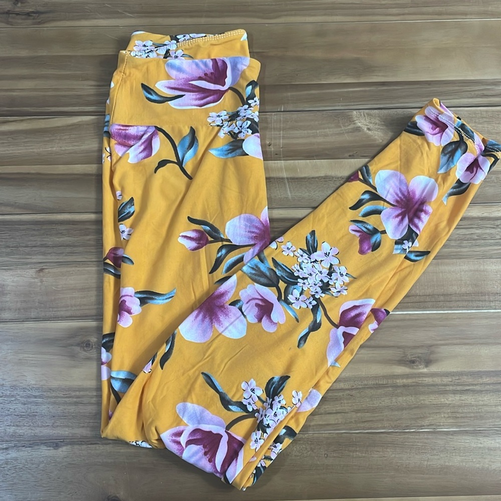 Yellow leggings